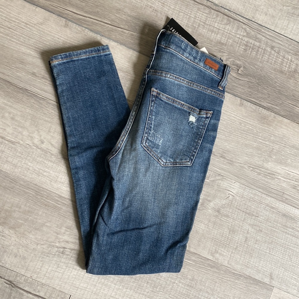 Fashion Nova “Bit Off Skinny Jean”